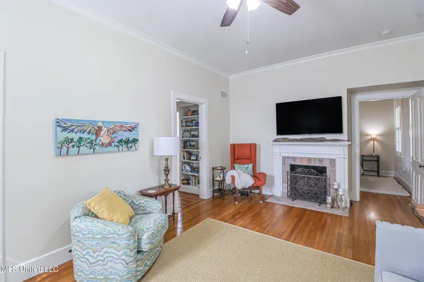 $3,000 | 145 St Francis Street, Biloxi, MS 39530