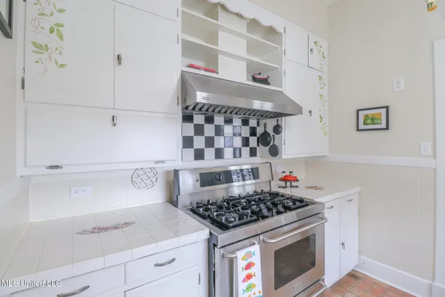 $3,000 | 145 St Francis Street, Biloxi, MS 39530