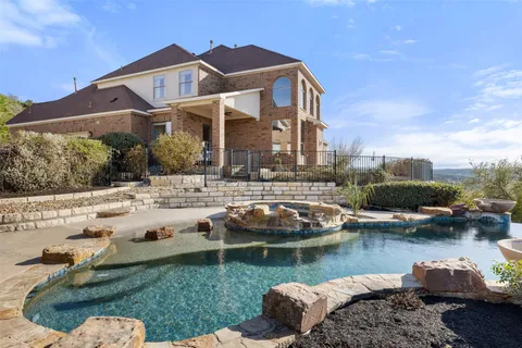 $1,445,000 | 2702 Lakehurst Road, Spicewood, TX 78669