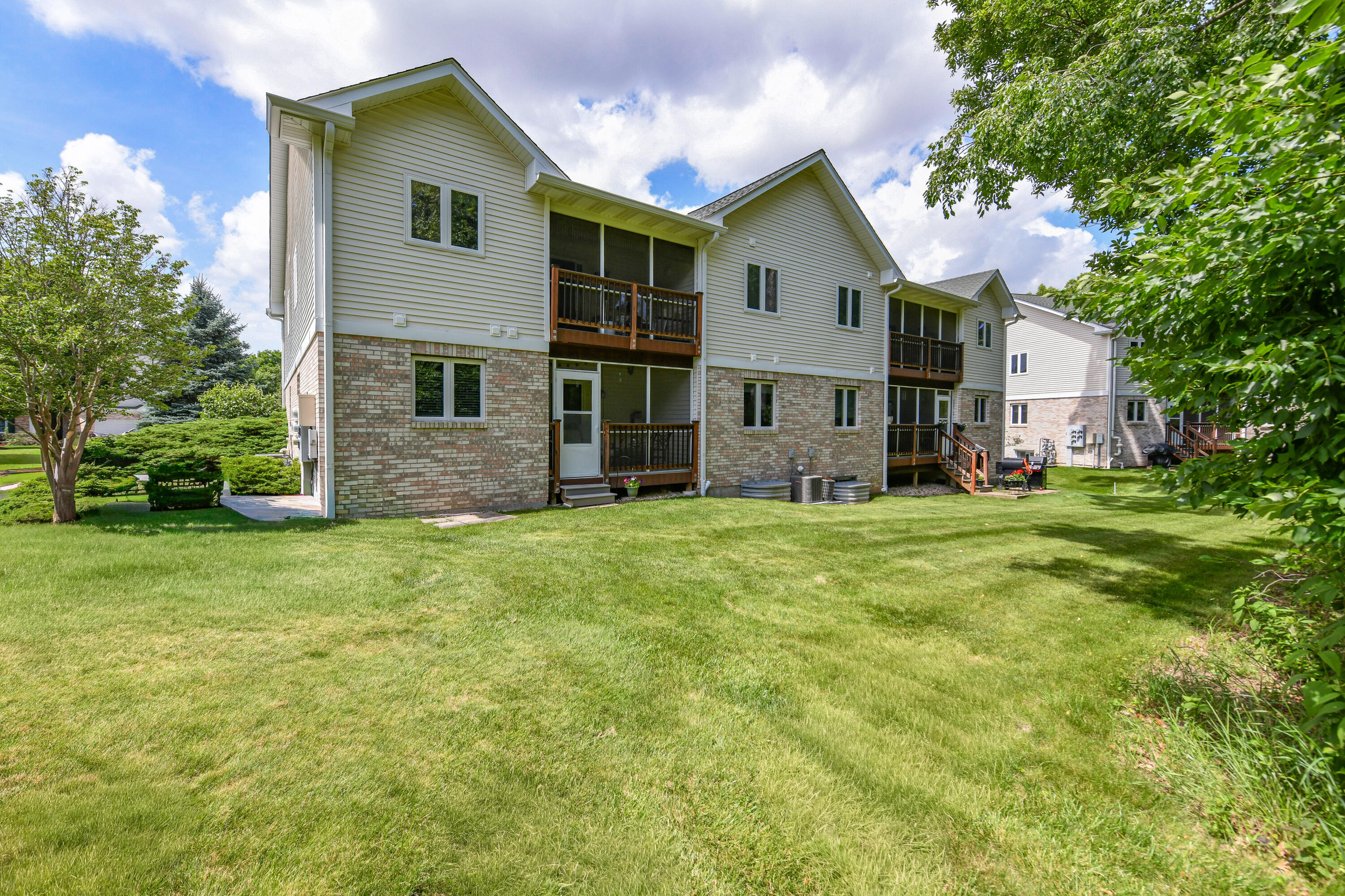 91 Potawatomi Road, Unit J4 Williams Bay, WI 53191 - Photo 20 of 33 Rear View
