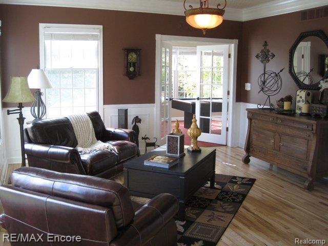 8635 Deerwood Road Clarkston, MI 48348 - Photo 35 of 58 Living Room_V2.jpg