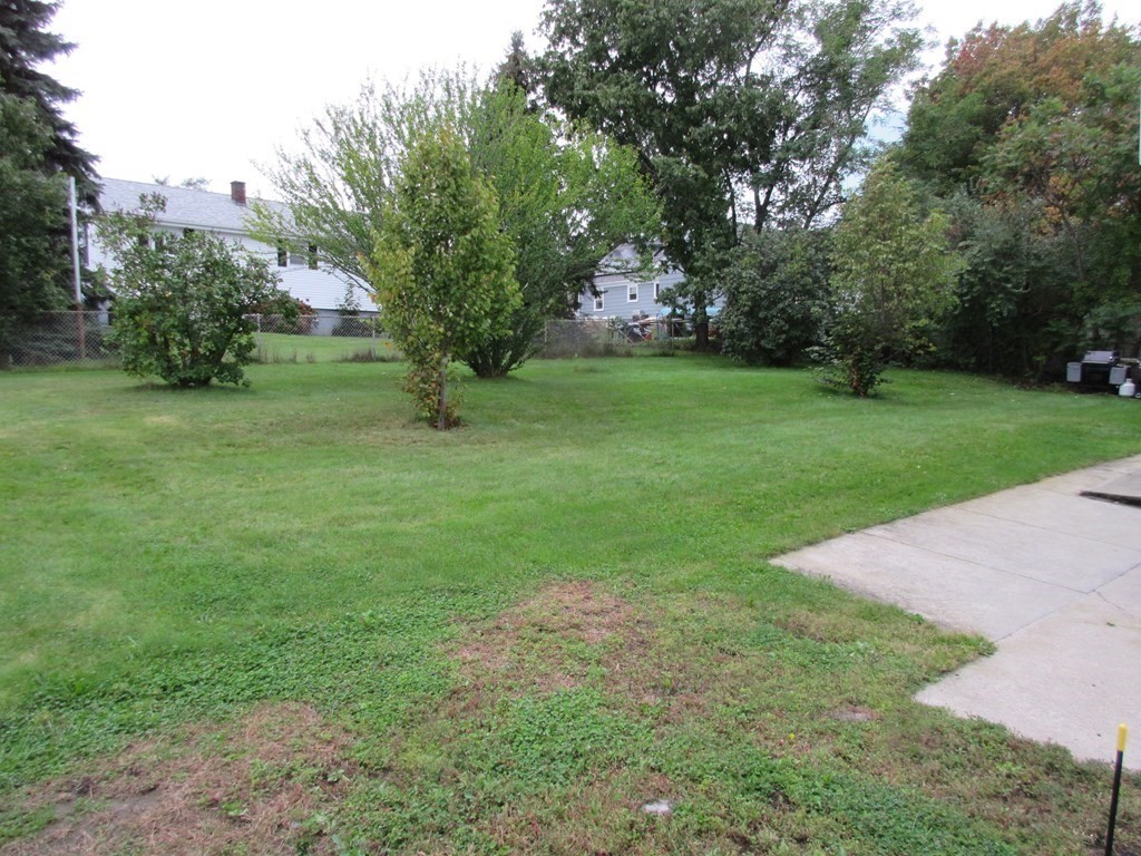 27 Clement Street Fall River, MA 02724 - Photo 10 of 24