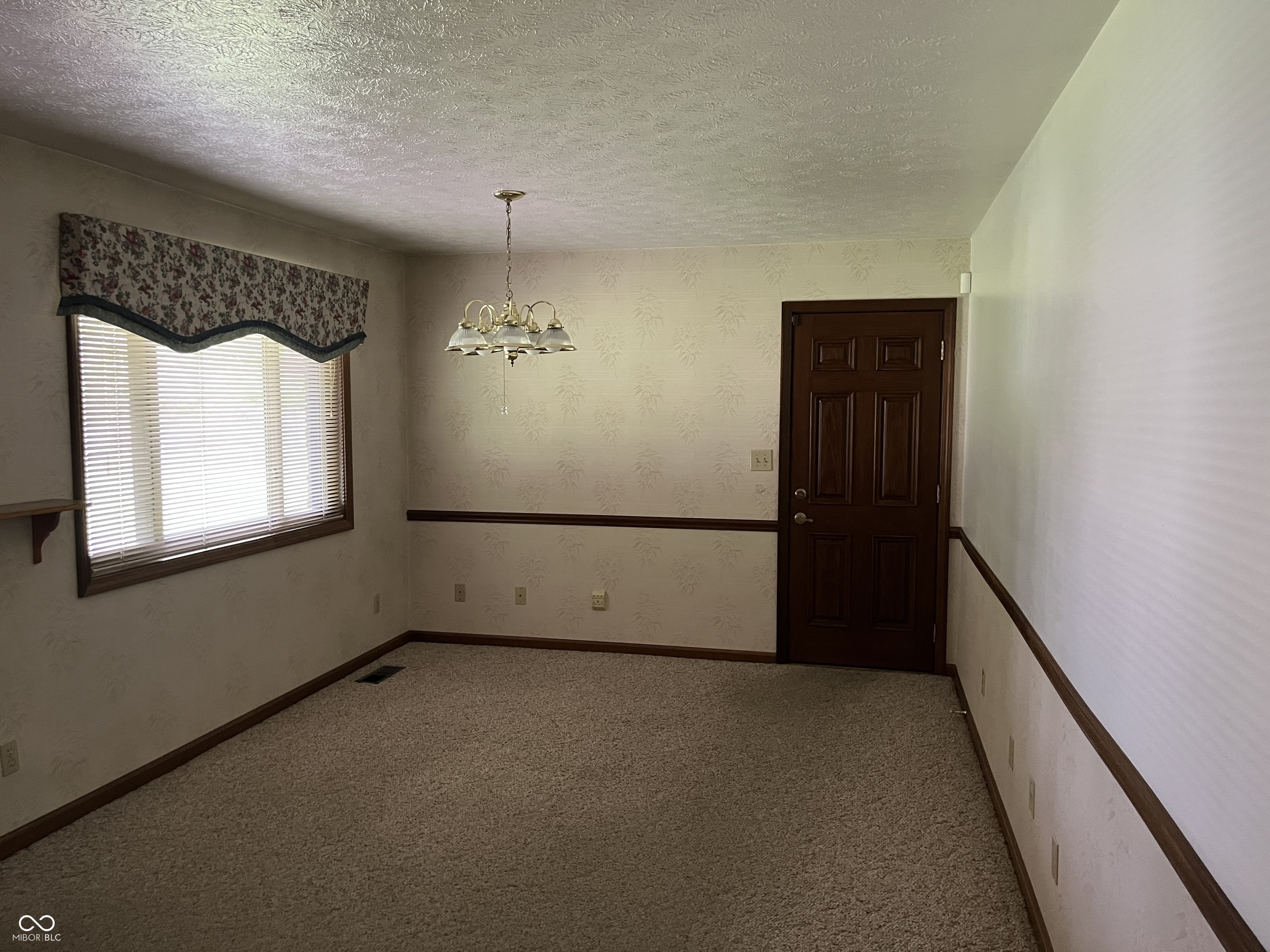 4221 Solun Road Indianapolis, IN 46221 - Photo 5 of 14
