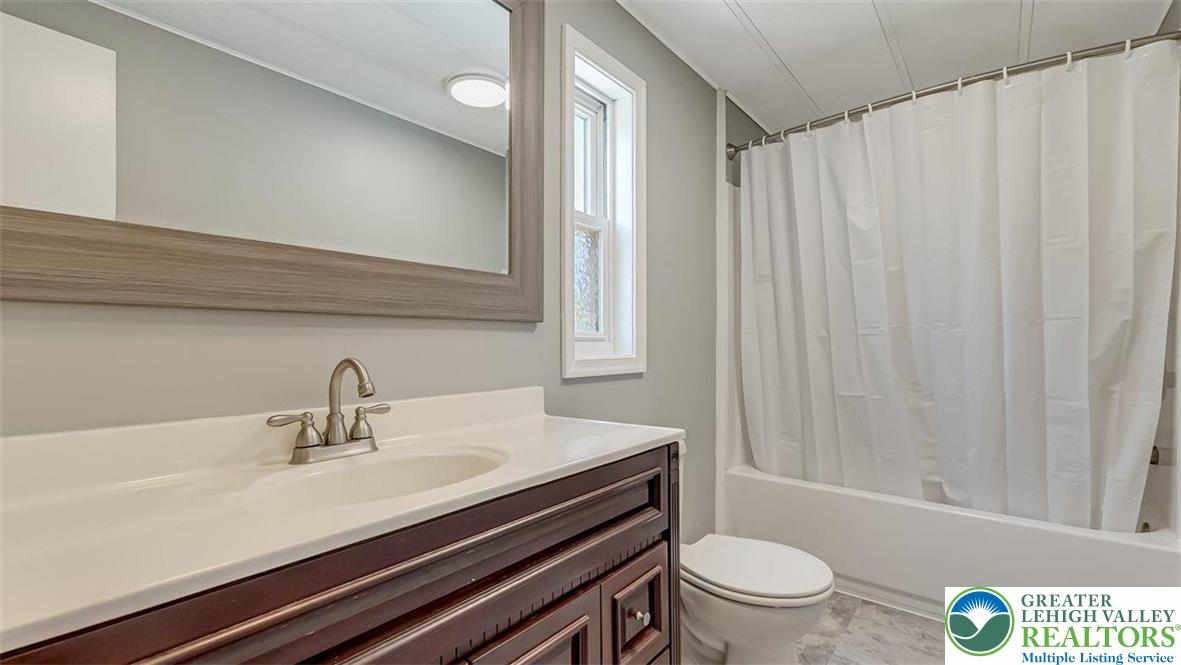 178 Long Run Road Lehighton, PA 18235 - Photo 14 of 44 Private Primary Bathroom