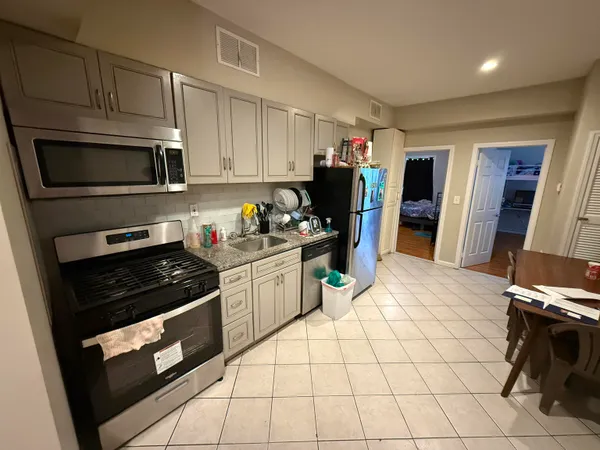 $2,300 | 160 Terrace Avenue, Unit 2, Jersey City, NJ 07307