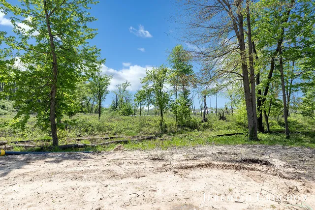 $299,000 | 777 West Sedona Hls Court Northeast, Grand Rapids, MI 49525