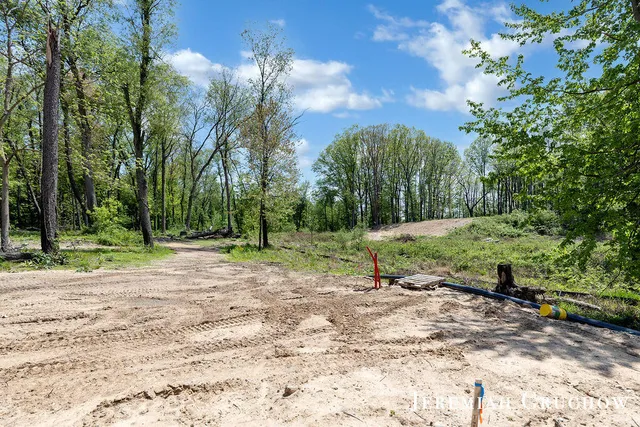 $299,000 | 777 West Sedona Hls Court Northeast, Grand Rapids, MI 49525