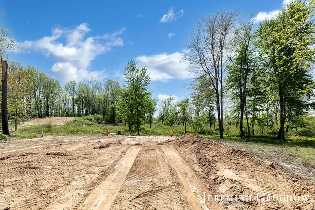 $299,000 | 777 West Sedona Hls Court Northeast, Grand Rapids, MI 49525