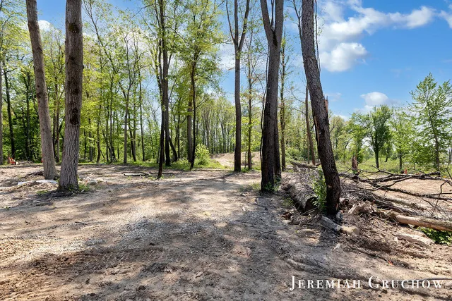 $299,000 | 777 West Sedona Hls Court Northeast, Grand Rapids, MI 49525