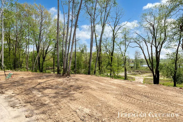 $299,000 | 777 West Sedona Hls Court Northeast, Grand Rapids, MI 49525