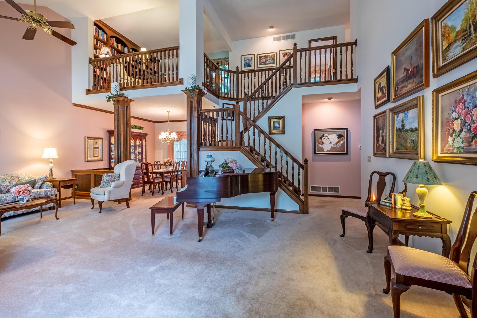 942 Riva Ridge Boulevard Gahanna, OH 43230 - Photo 3 of 36 Gallery Image 3