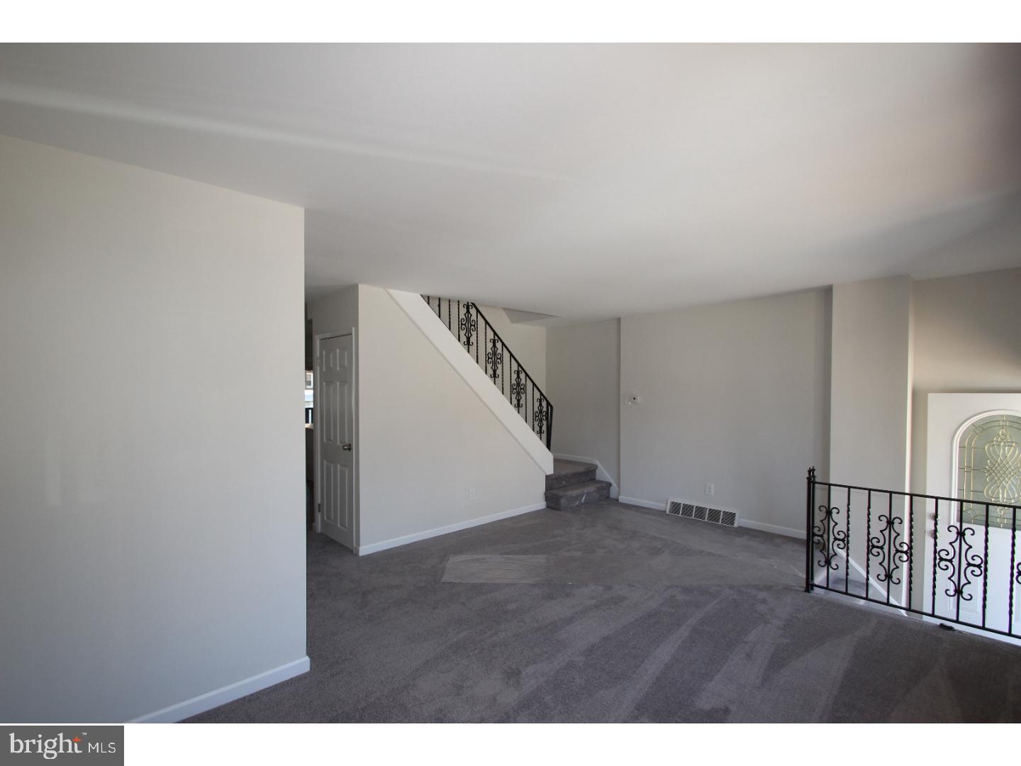 12724 Cabell Road Philadelphia, PA 19154 - Photo 3 of 19