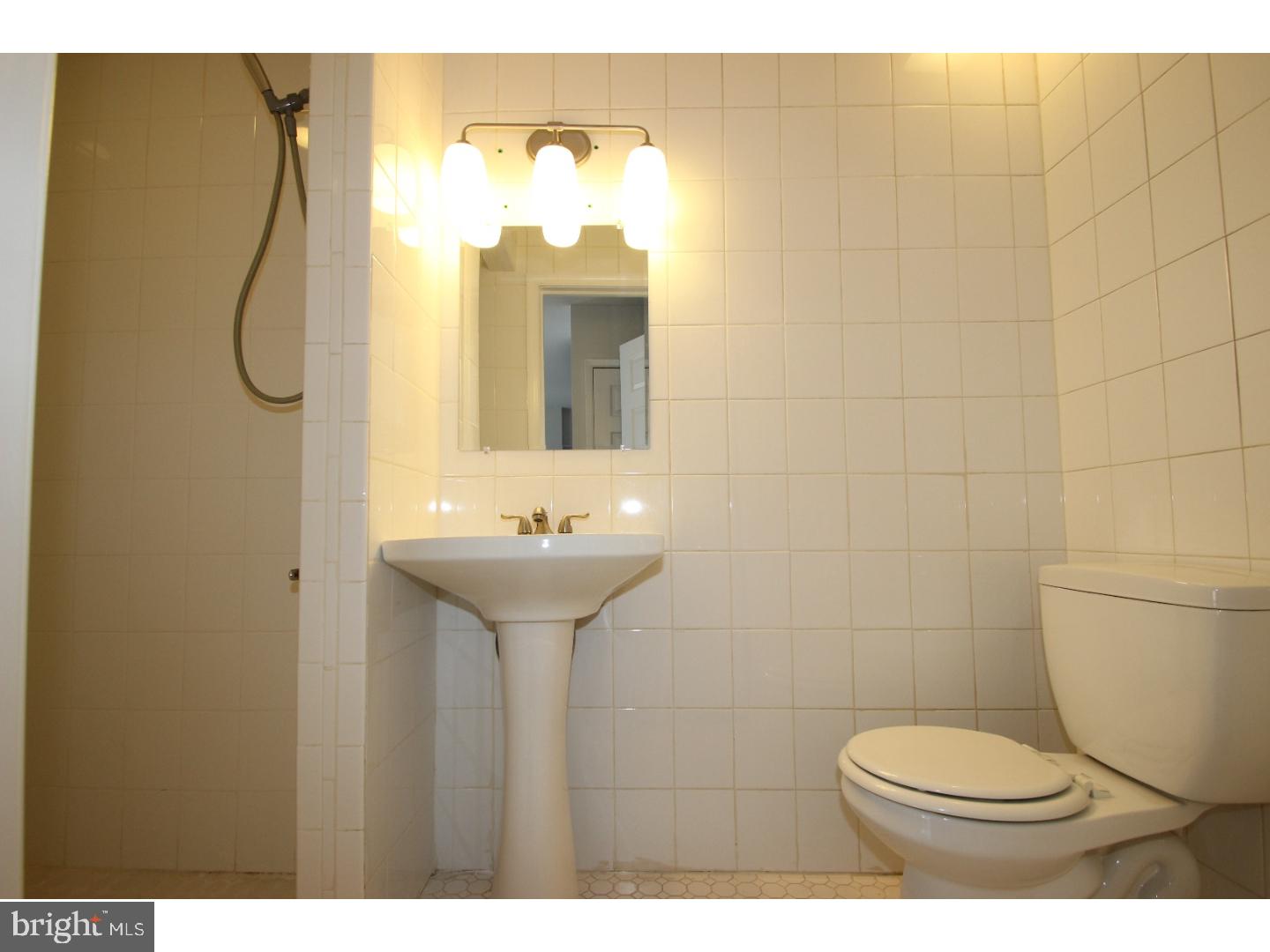 12724 Cabell Road Philadelphia, PA 19154 - Photo 5 of 19