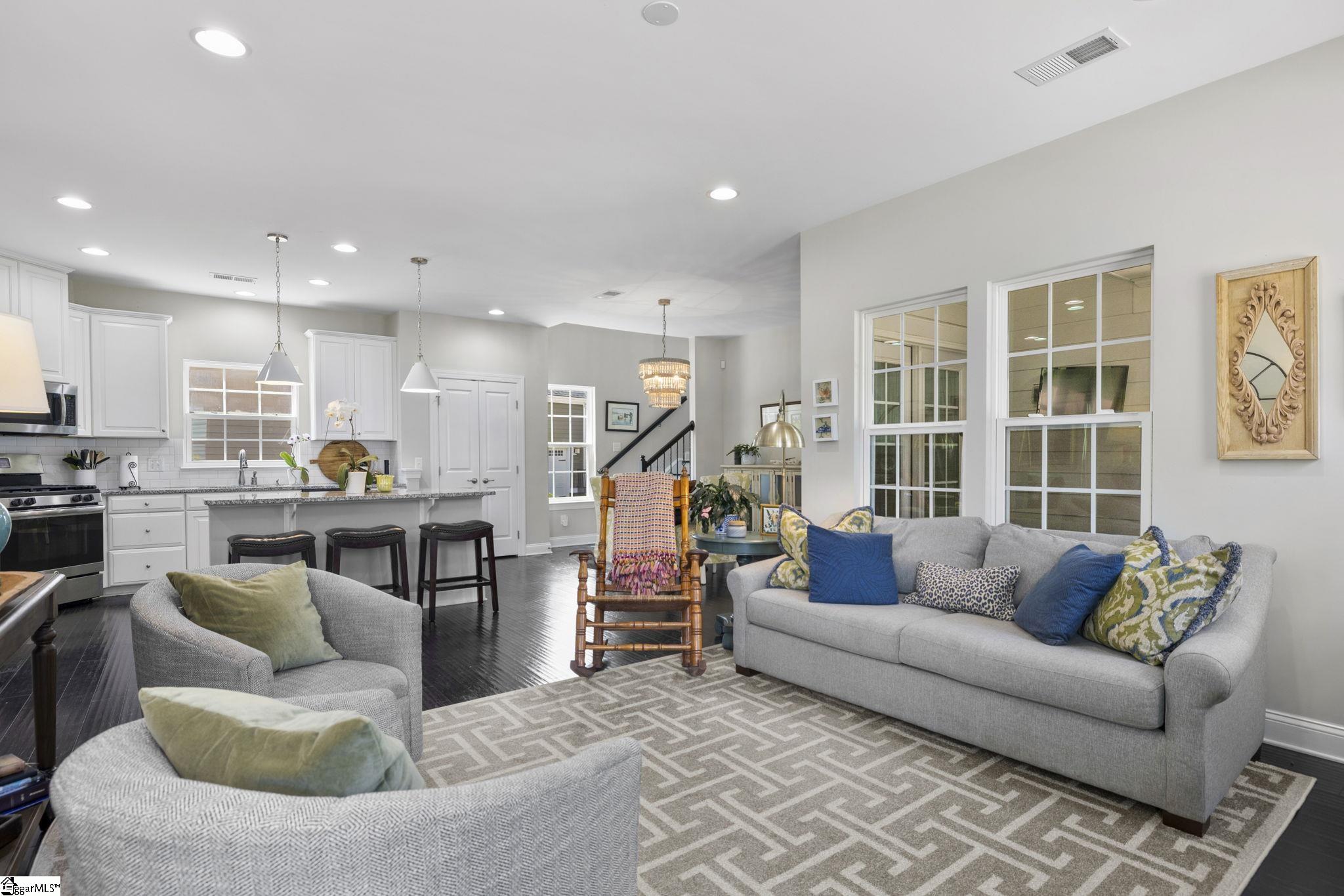 304 Verlin Drive Greenville, SC 29607 - Photo 13 of 37