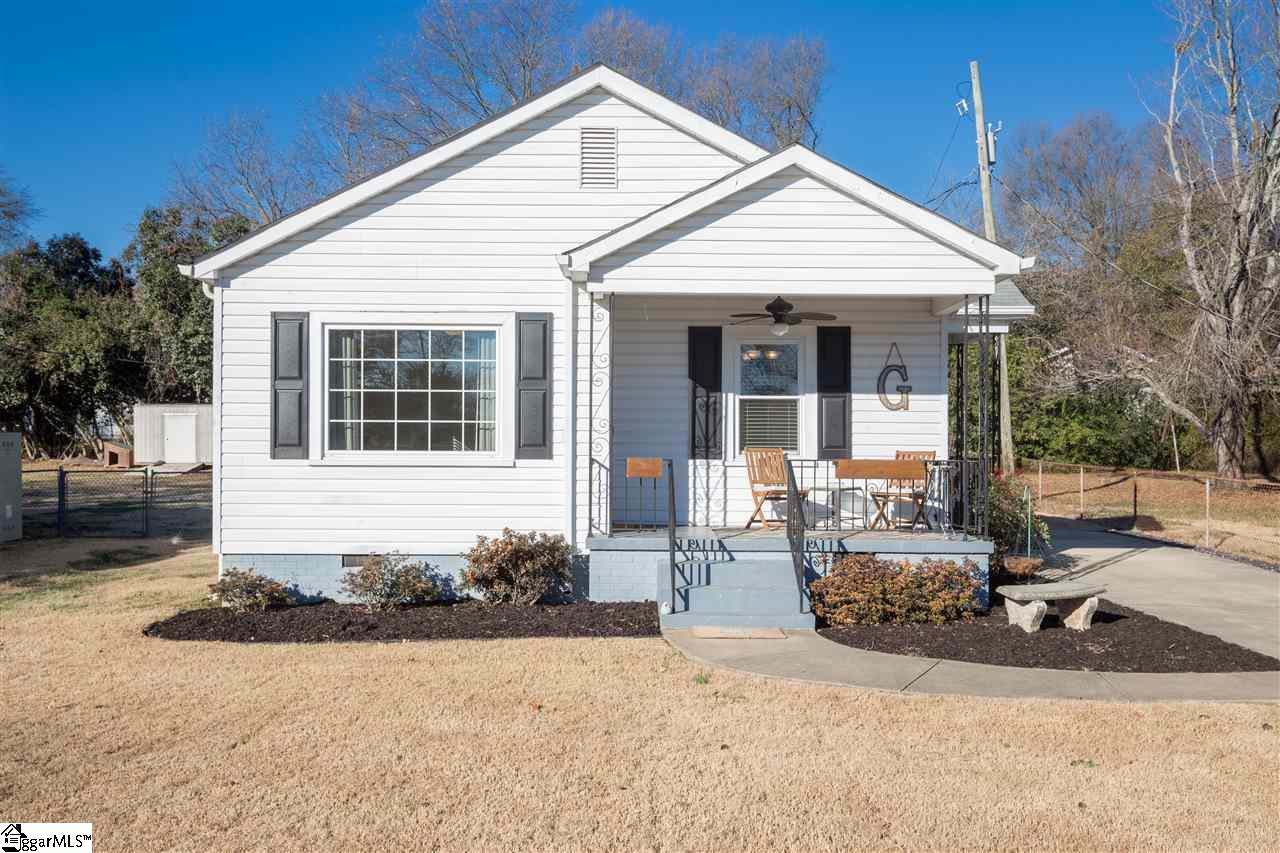 107 Ridgeway Drive Greenville, SC 29607 - Photo 1 of 14