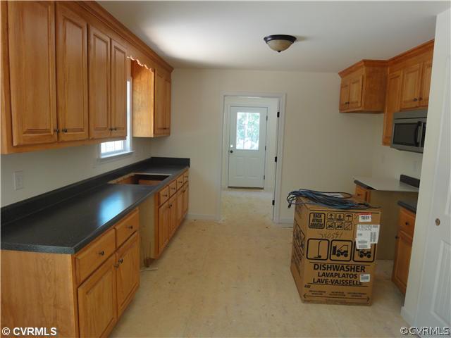 4400 Worsham Road Powhatan, VA 23139 - Photo 2 of 10 Kitchen