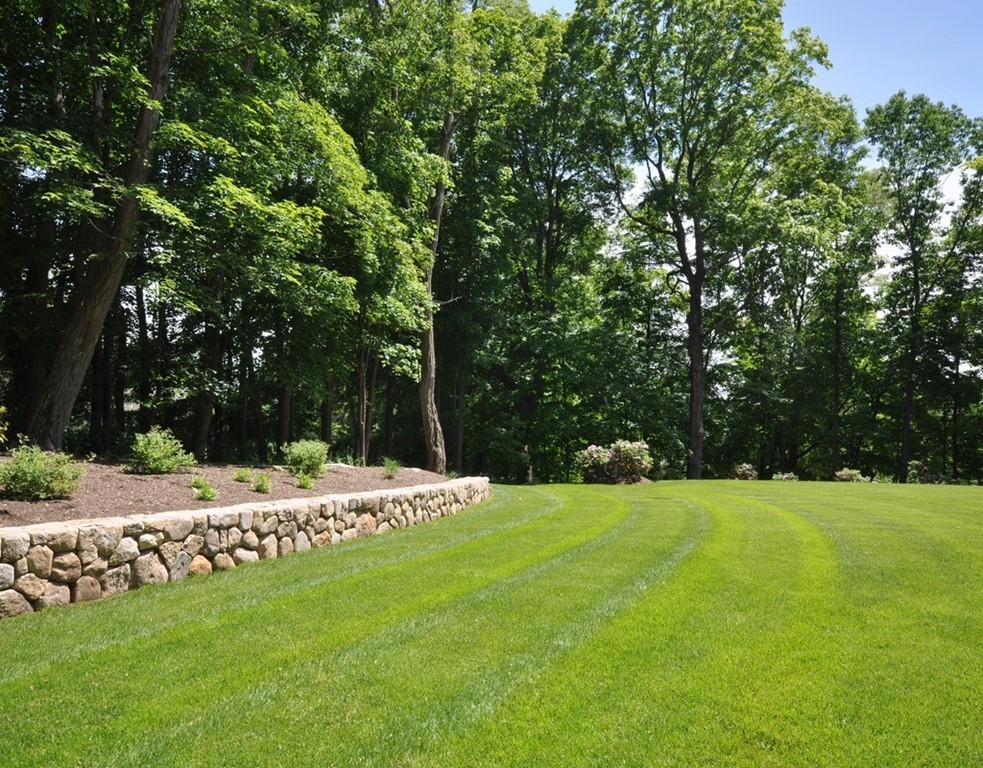 248 Nashawtuc Road Concord, MA 01742 - Photo 3 of 40