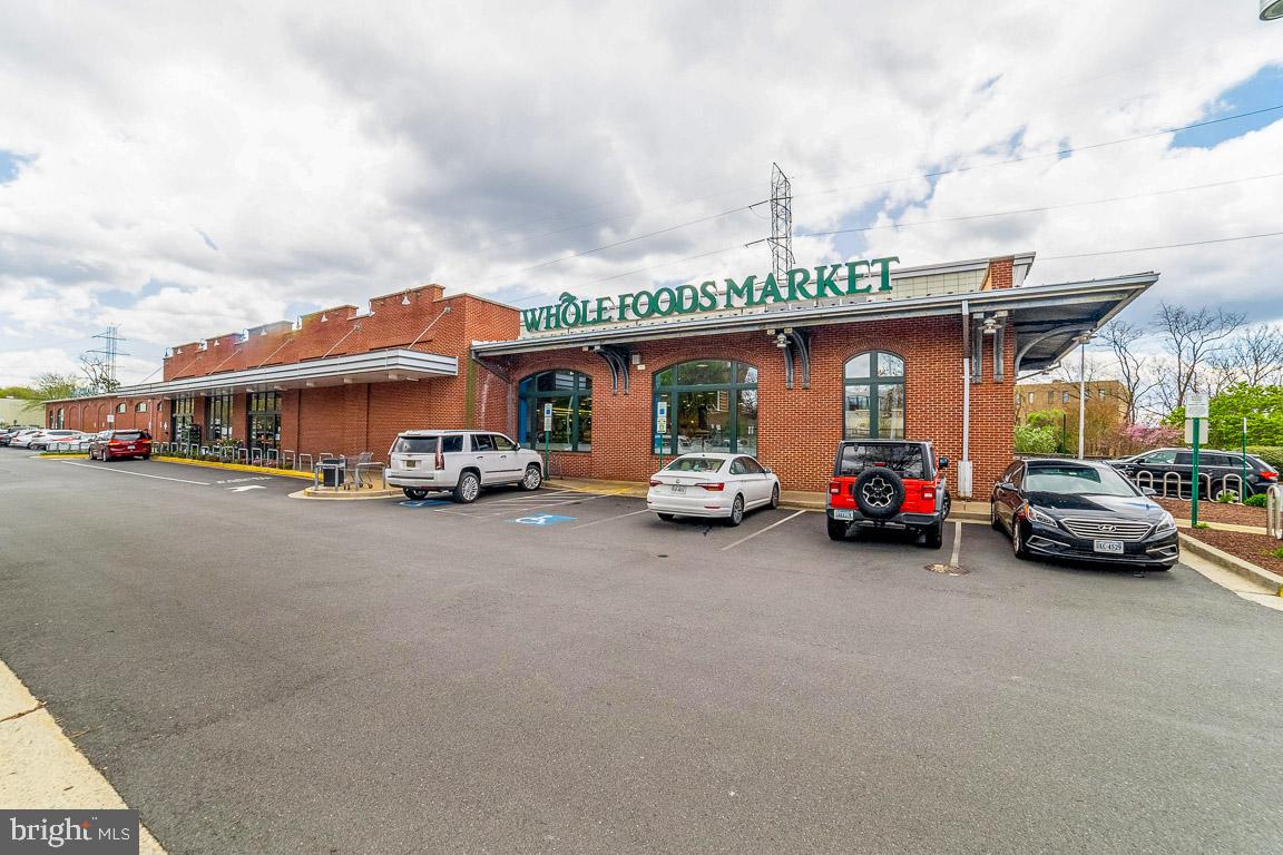 2944 Edgelea Road Vienna, VA 22181 - Photo 54 of 57 Vienna Whole Foods