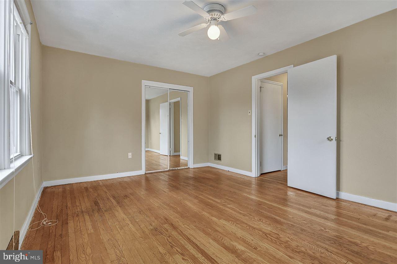 328 Maywood Road York, PA 17402 - Photo 15 of 27 Gallery Image 15