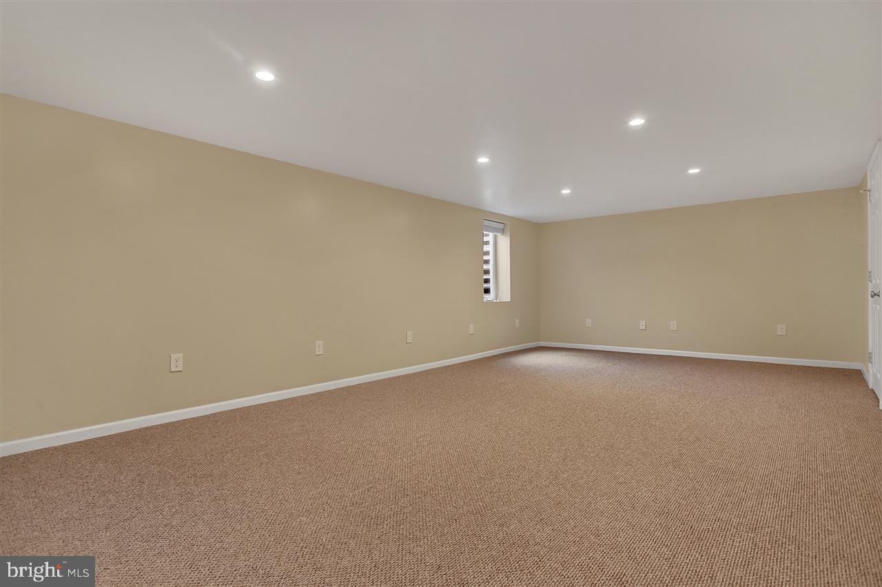 328 Maywood Road York, PA 17402 - Photo 17 of 27 Gallery Image 17