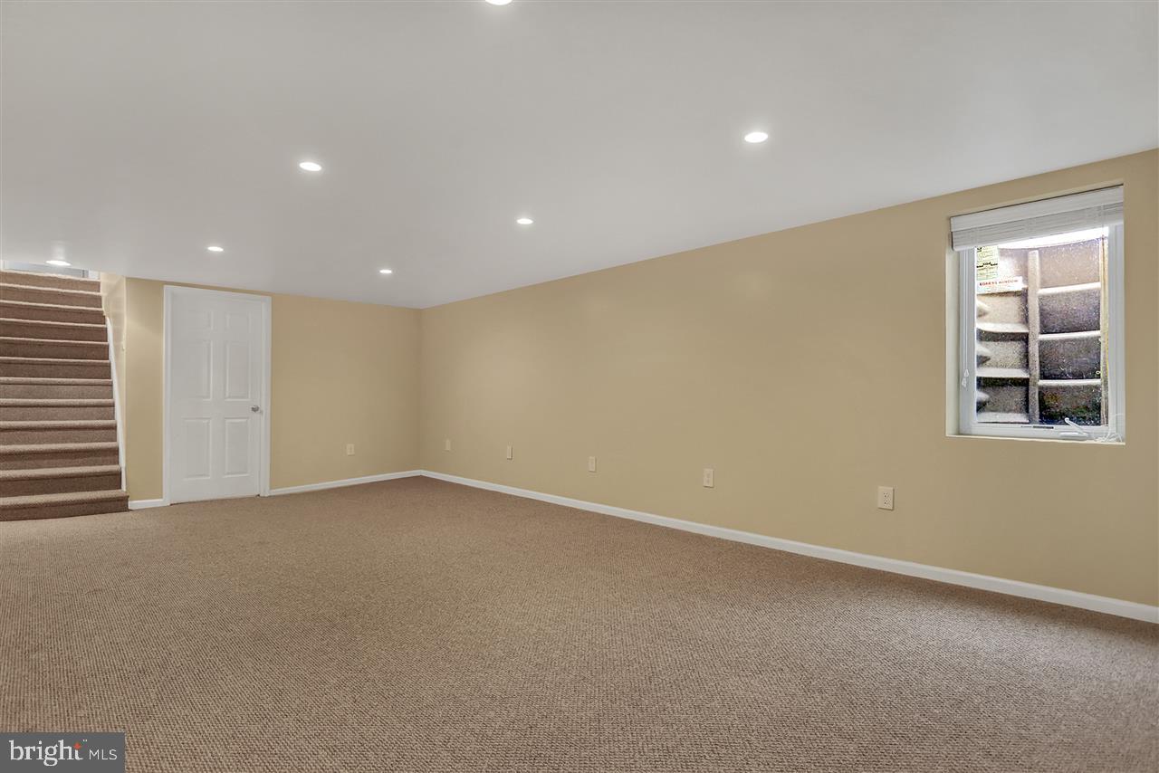 328 Maywood Road York, PA 17402 - Photo 19 of 27 Gallery Image 19