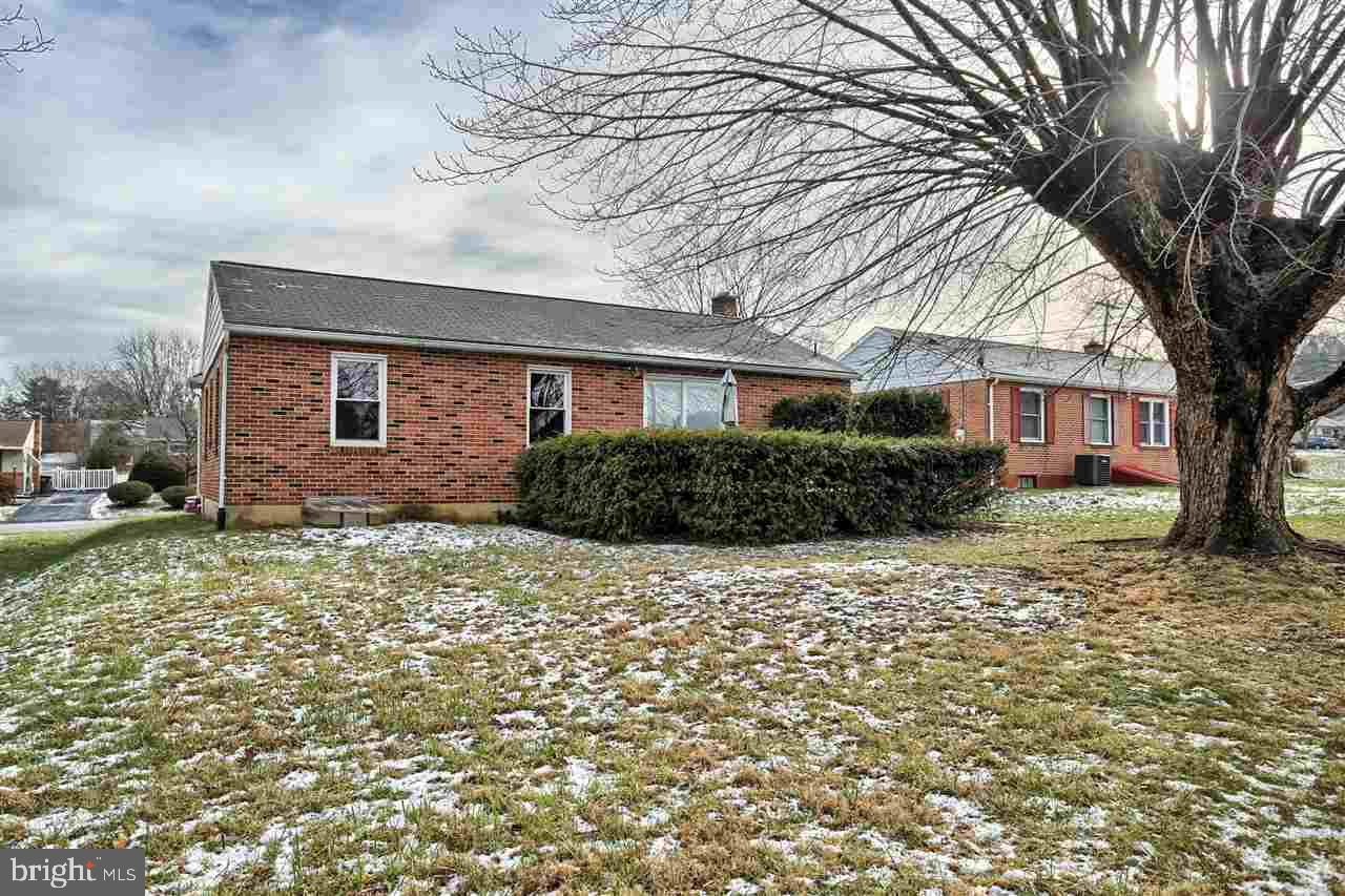328 Maywood Road York, PA 17402 - Photo 24 of 27 Gallery Image 24
