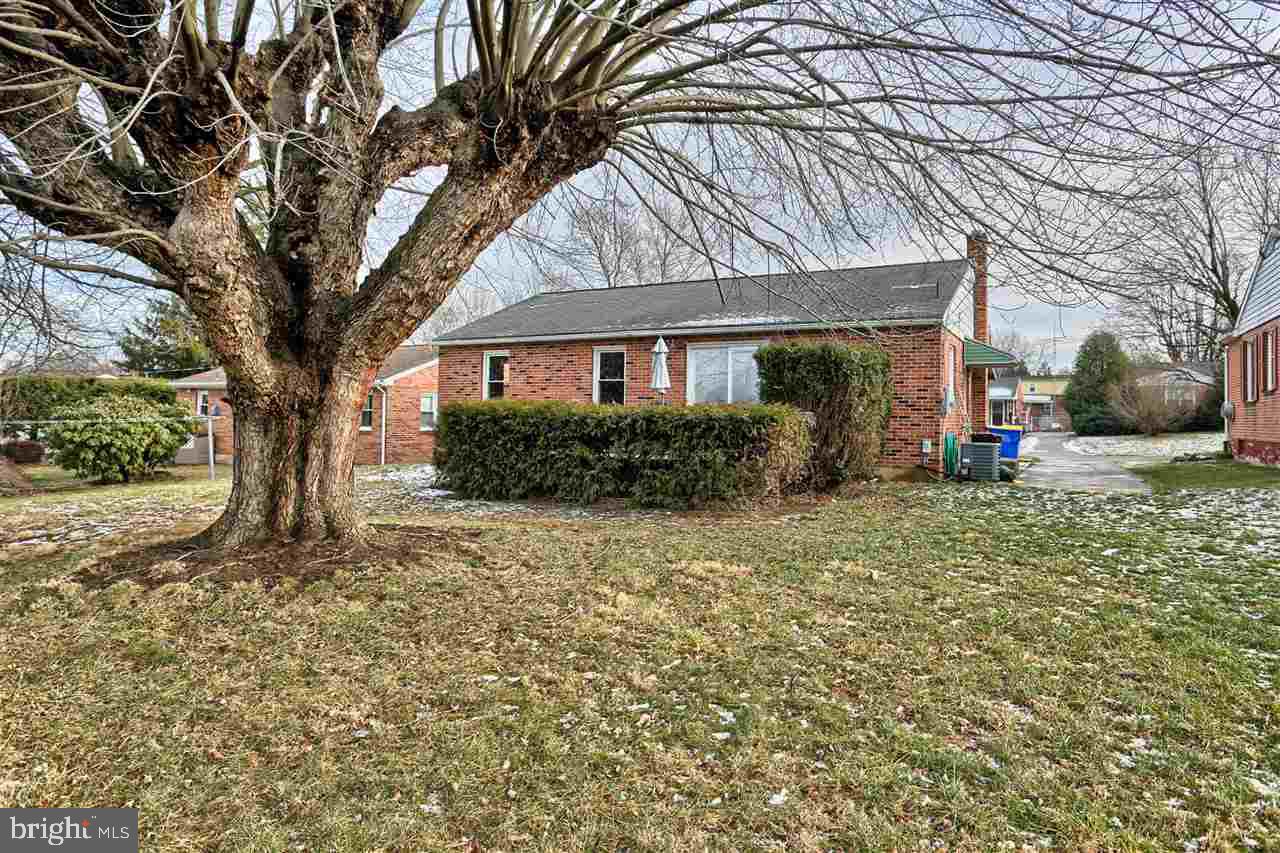 328 Maywood Road York, PA 17402 - Photo 25 of 27 Gallery Image 25