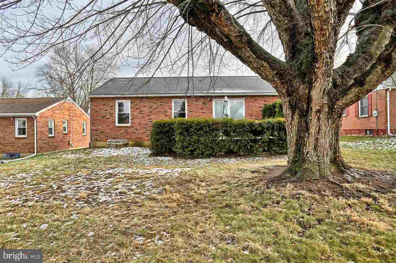 328 Maywood Road York, PA 17402 - Photo 26 of 27 Gallery Image 26