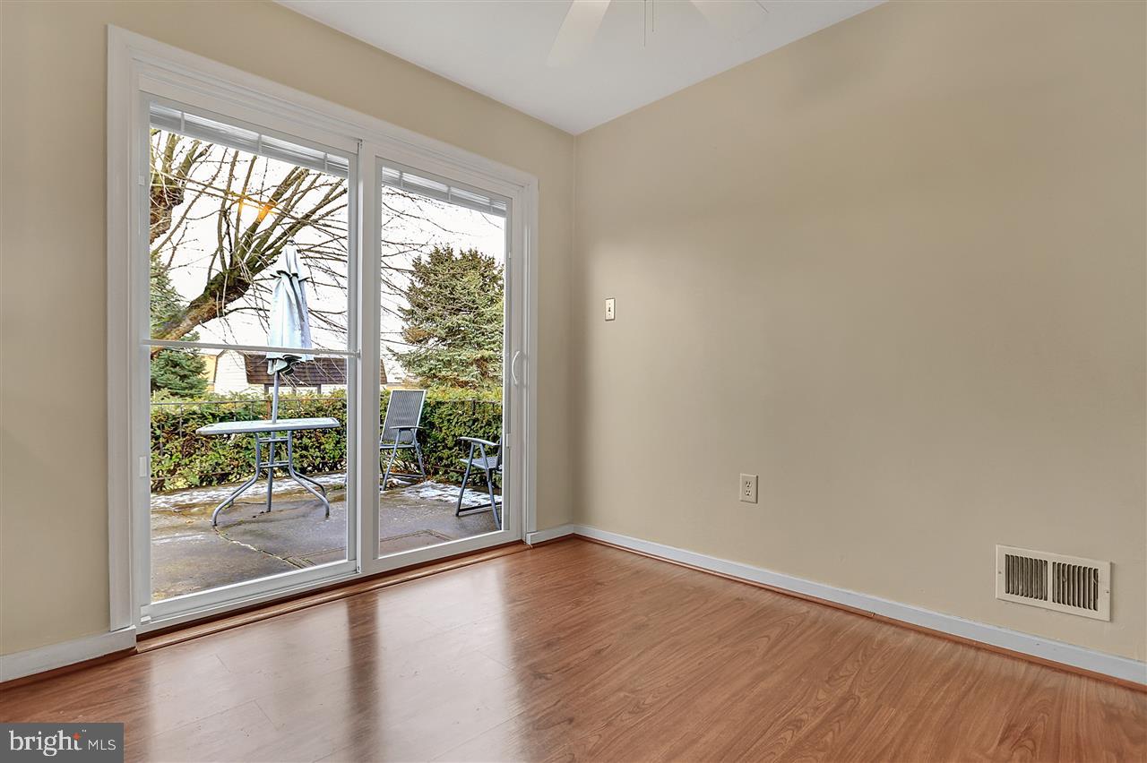 328 Maywood Road York, PA 17402 - Photo 8 of 27 Gallery Image 8