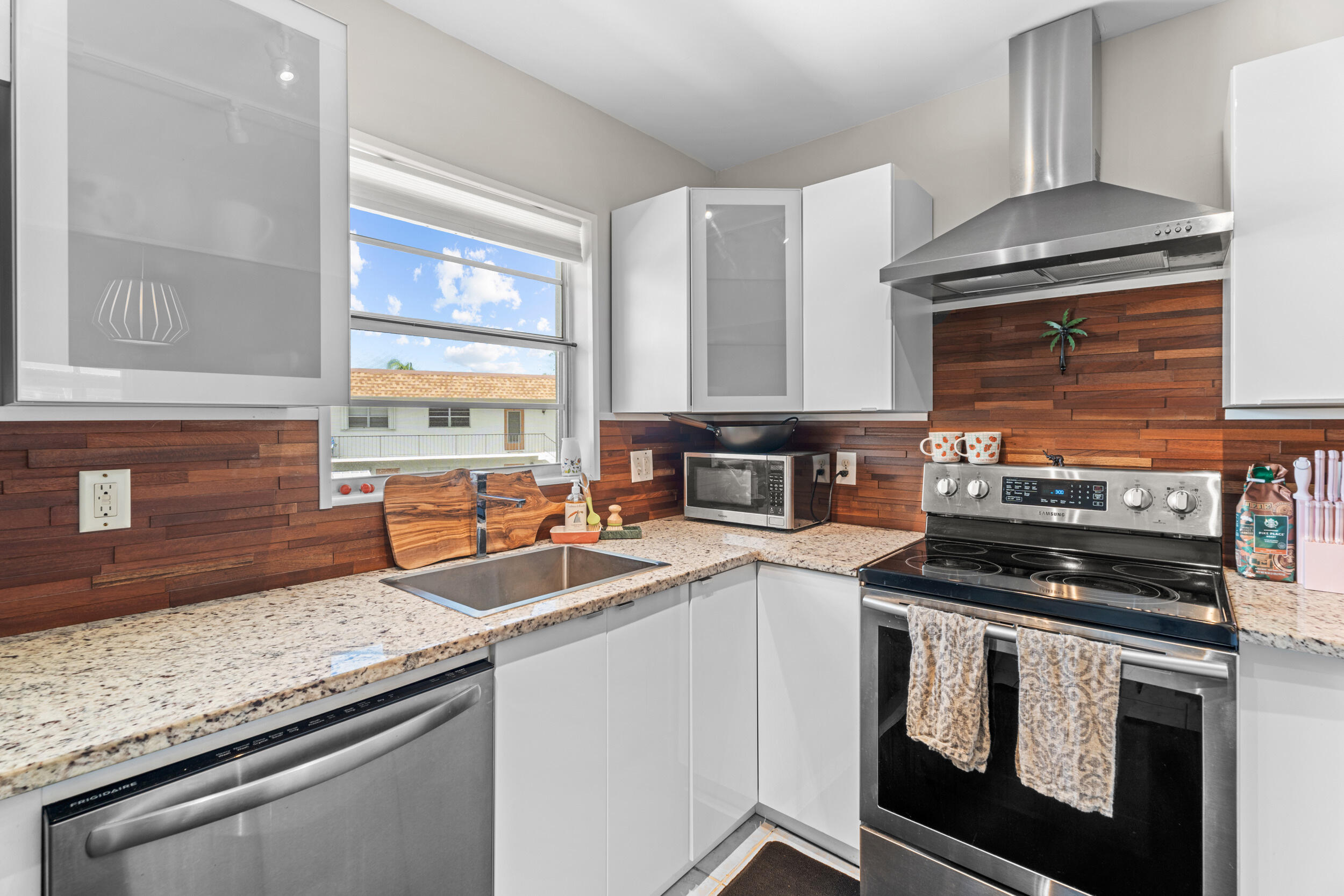 2950 Southeast Ocean Boulevard, Unit 85 Stuart, FL 34996 - Photo 7 of 23 smg00446