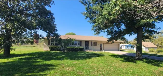 $499,000 | 648 Northwest W Highway, Kingsville, MO 64061