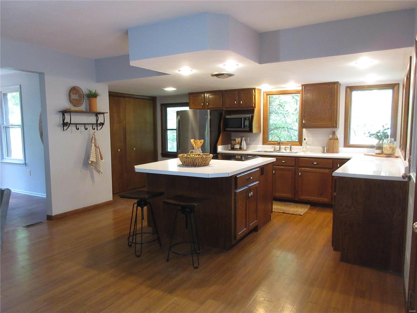1027 Schwarz Road Edwardsville, IL 62025 - Photo 14 of 34 Gallery Image 14