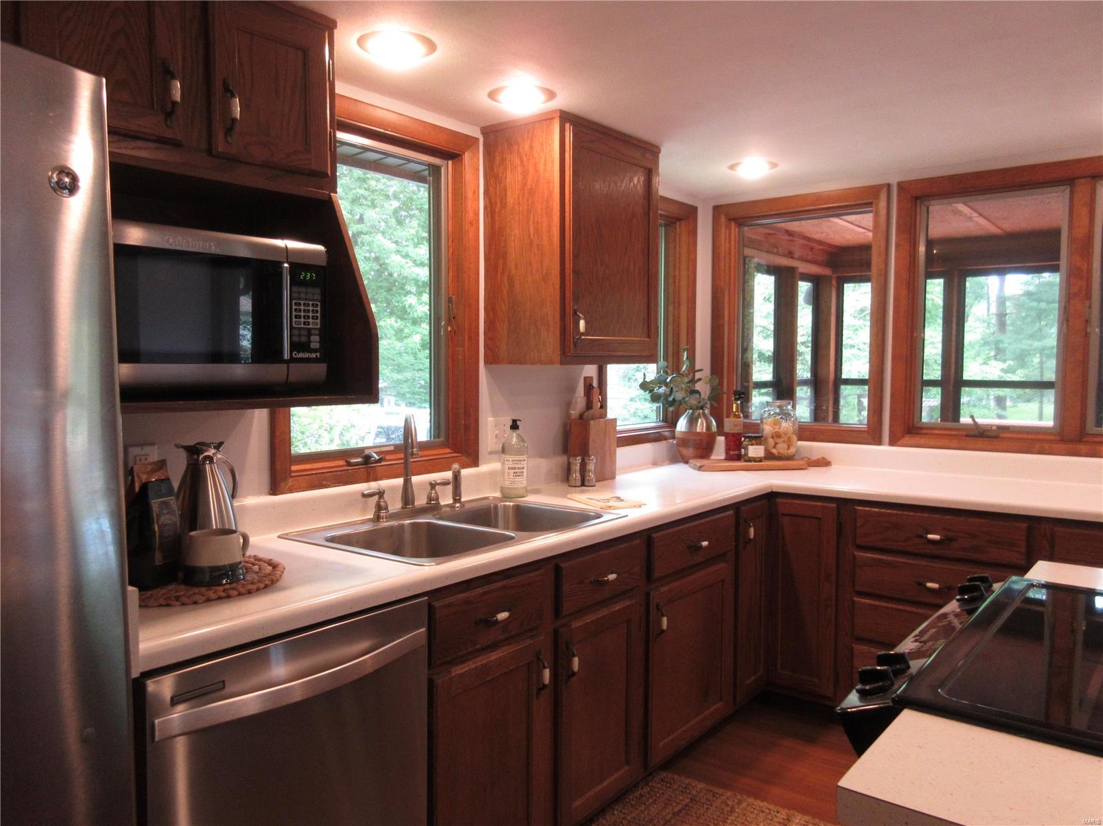 1027 Schwarz Road Edwardsville, IL 62025 - Photo 15 of 34 Gallery Image 15