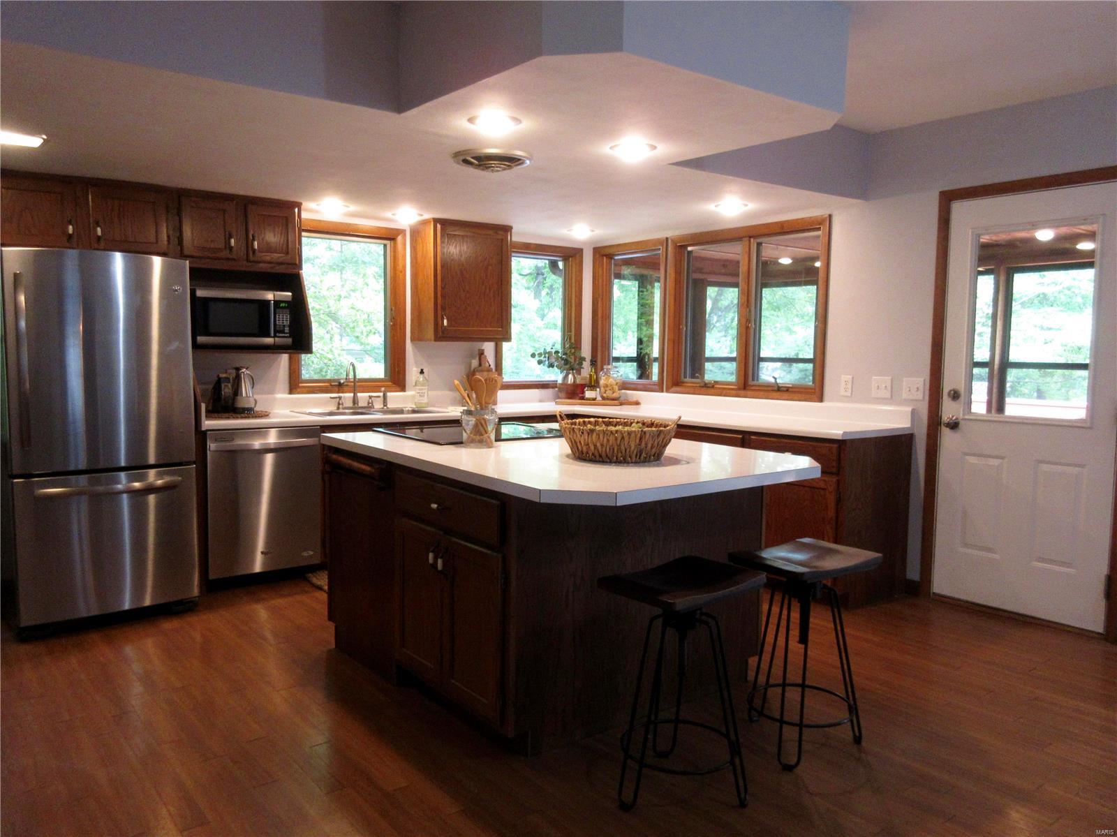 1027 Schwarz Road Edwardsville, IL 62025 - Photo 16 of 34 Gallery Image 16