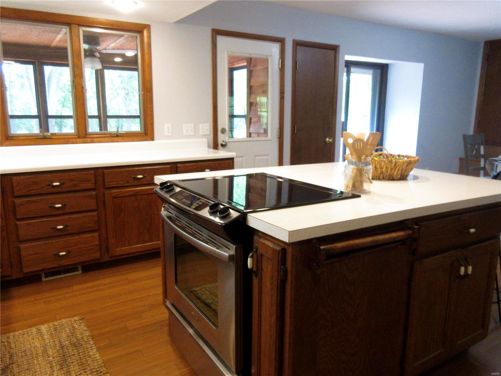 1027 Schwarz Road Edwardsville, IL 62025 - Photo 18 of 34 Gallery Image 18