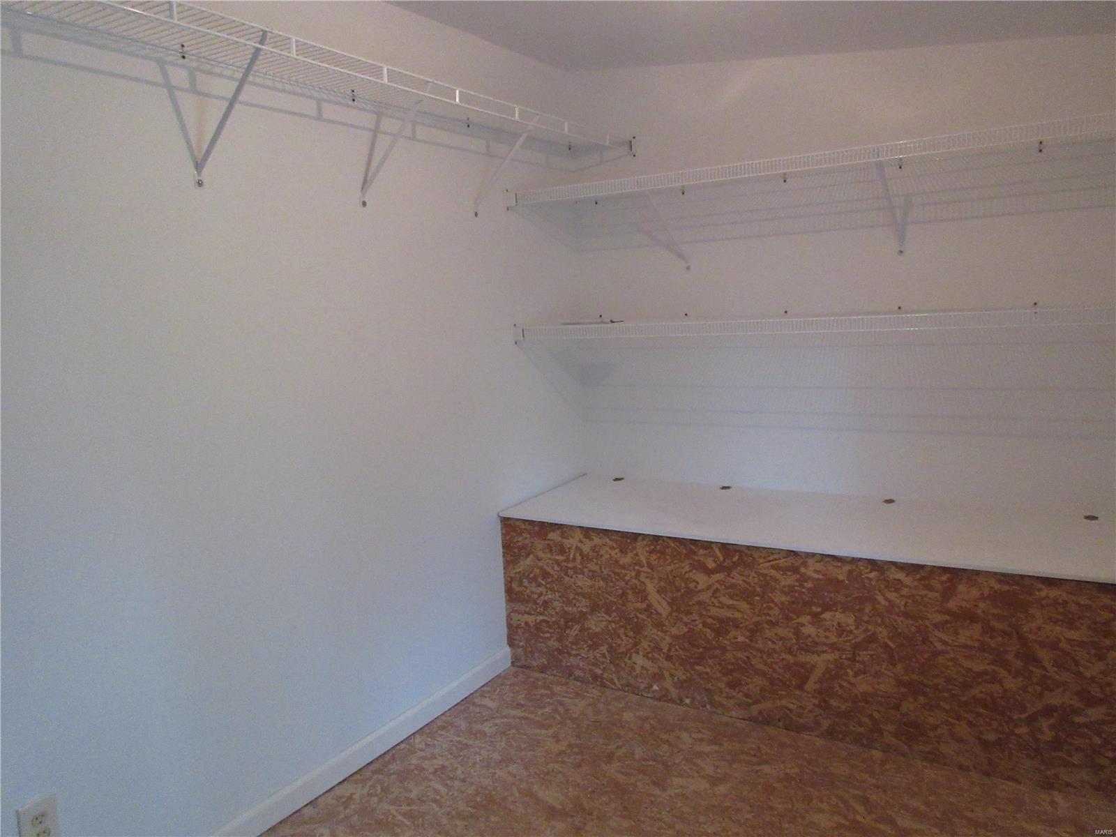 1027 Schwarz Road Edwardsville, IL 62025 - Photo 26 of 34 Gallery Image 26