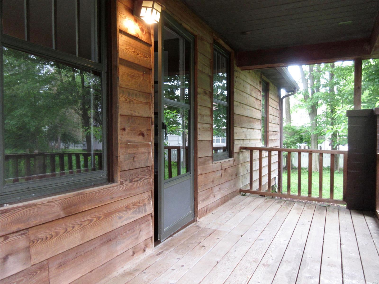 1027 Schwarz Road Edwardsville, IL 62025 - Photo 5 of 34 Gallery Image 5
