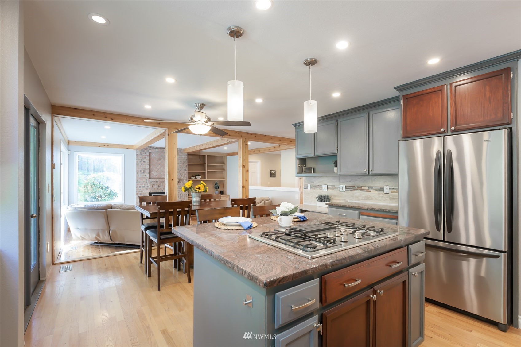18819 Southeast 174th Way Renton, WA 98058 - Photo 8 of 40 Gallery Image 8