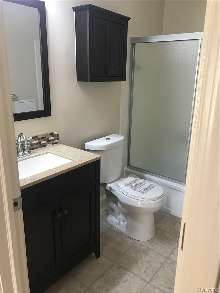 48622 Sugarbush Road, Unit 1 New Baltimore, MI 48047 - Photo 15 of 24 IMG_4615.JPG
