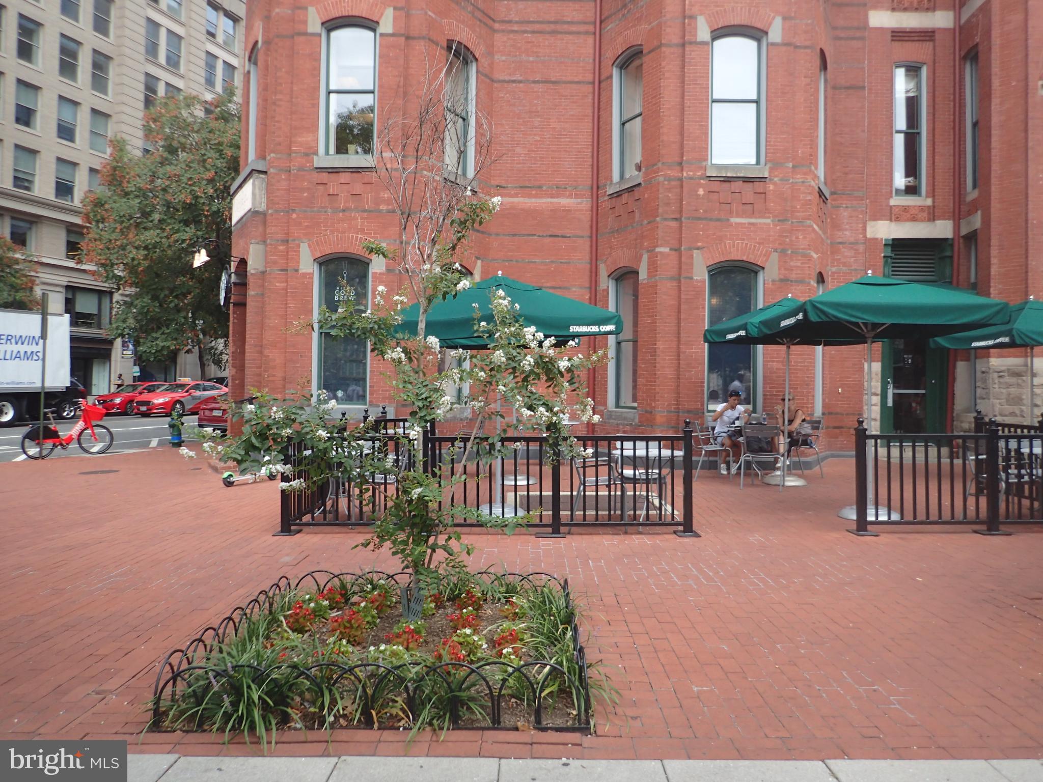 601 Pennsylvania Avenue Northwest, Unit 609 Washington, DC 20004 - Photo 31 of 33 Across the street!