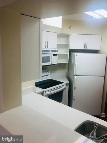 $2,300 | 601 Pennsylvania Avenue Northwest, Unit 609, Washington, DC 20004