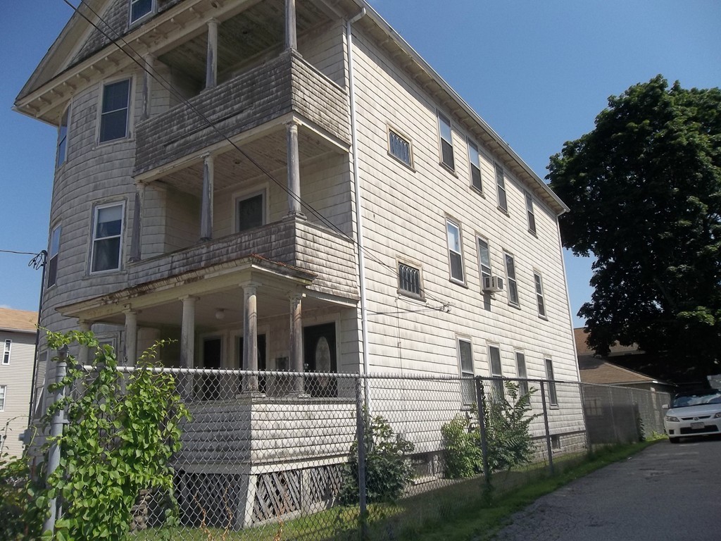13-15 Ekman Street Worcester, MA 01607 - Photo 17 of 18 Gallery Image 17