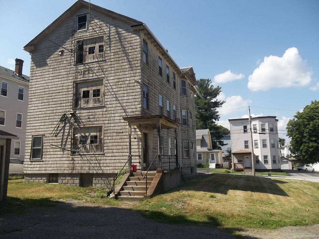 13-15 Ekman Street Worcester, MA 01607 - Photo 4 of 18 Gallery Image 4