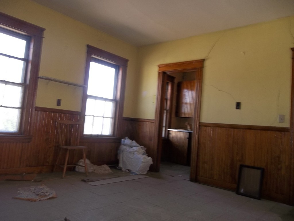 13-15 Ekman Street Worcester, MA 01607 - Photo 10 of 18 Gallery Image 10