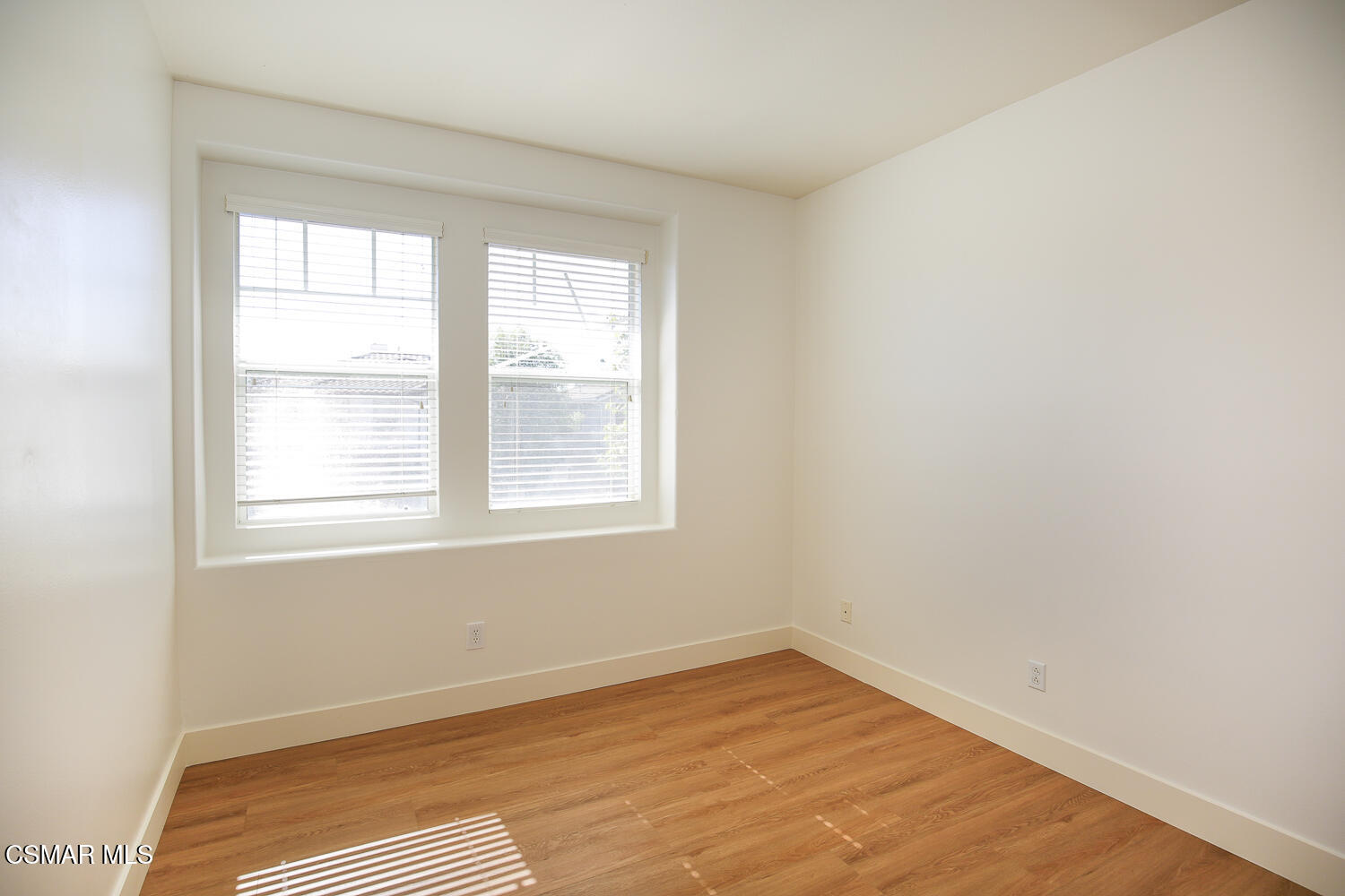 1129 Azalea Way Simi Valley, CA 93065 - Photo 36 of 50 an empty room with a window