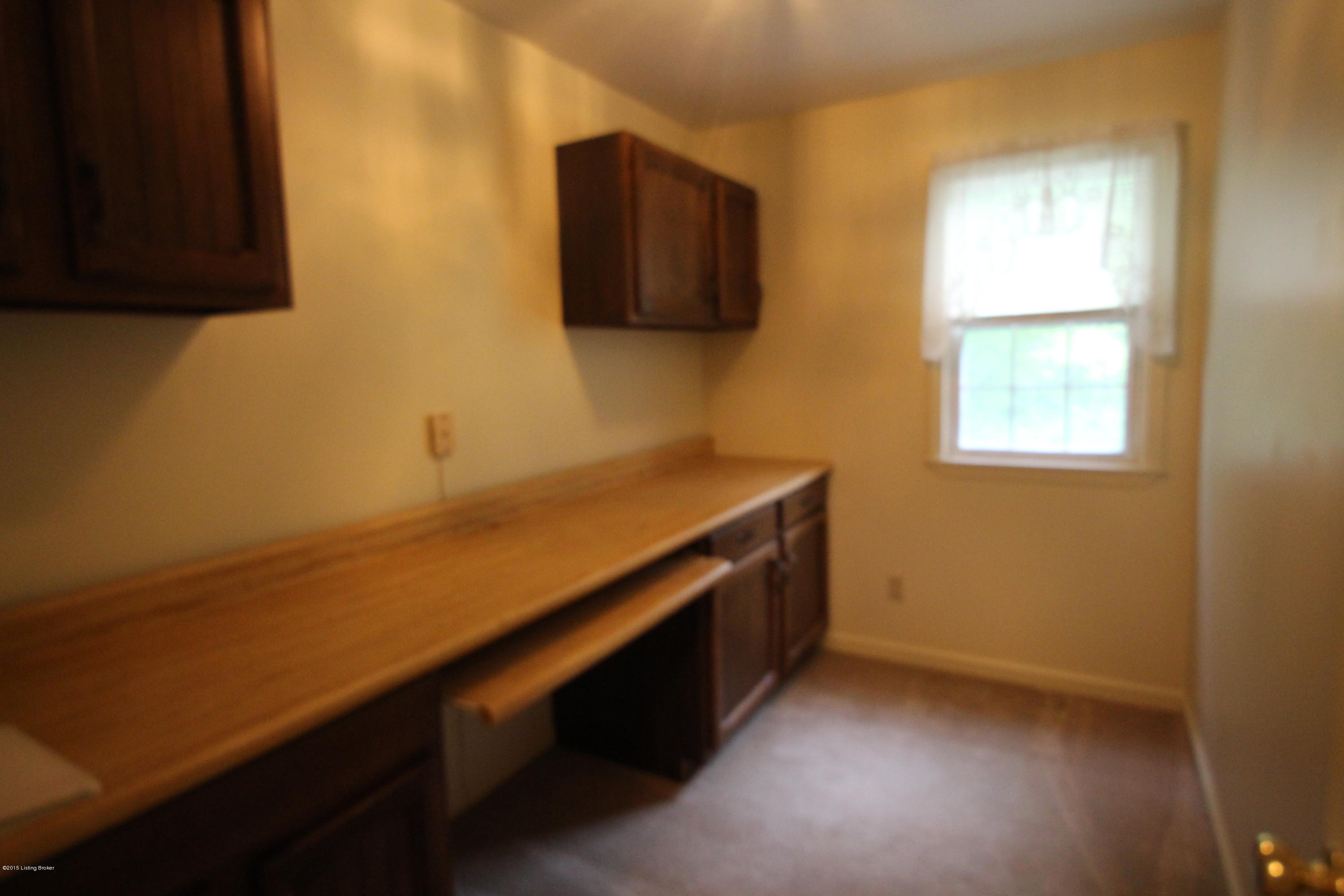 3548 Mink Run Road Frankfort, KY 40601 - Photo 19 of 42 2ND LEVEL OFFICE