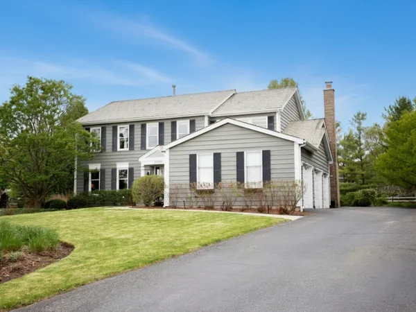 $585,000 | 17945 West Pond Ridge Circle, Gurnee, IL 60031