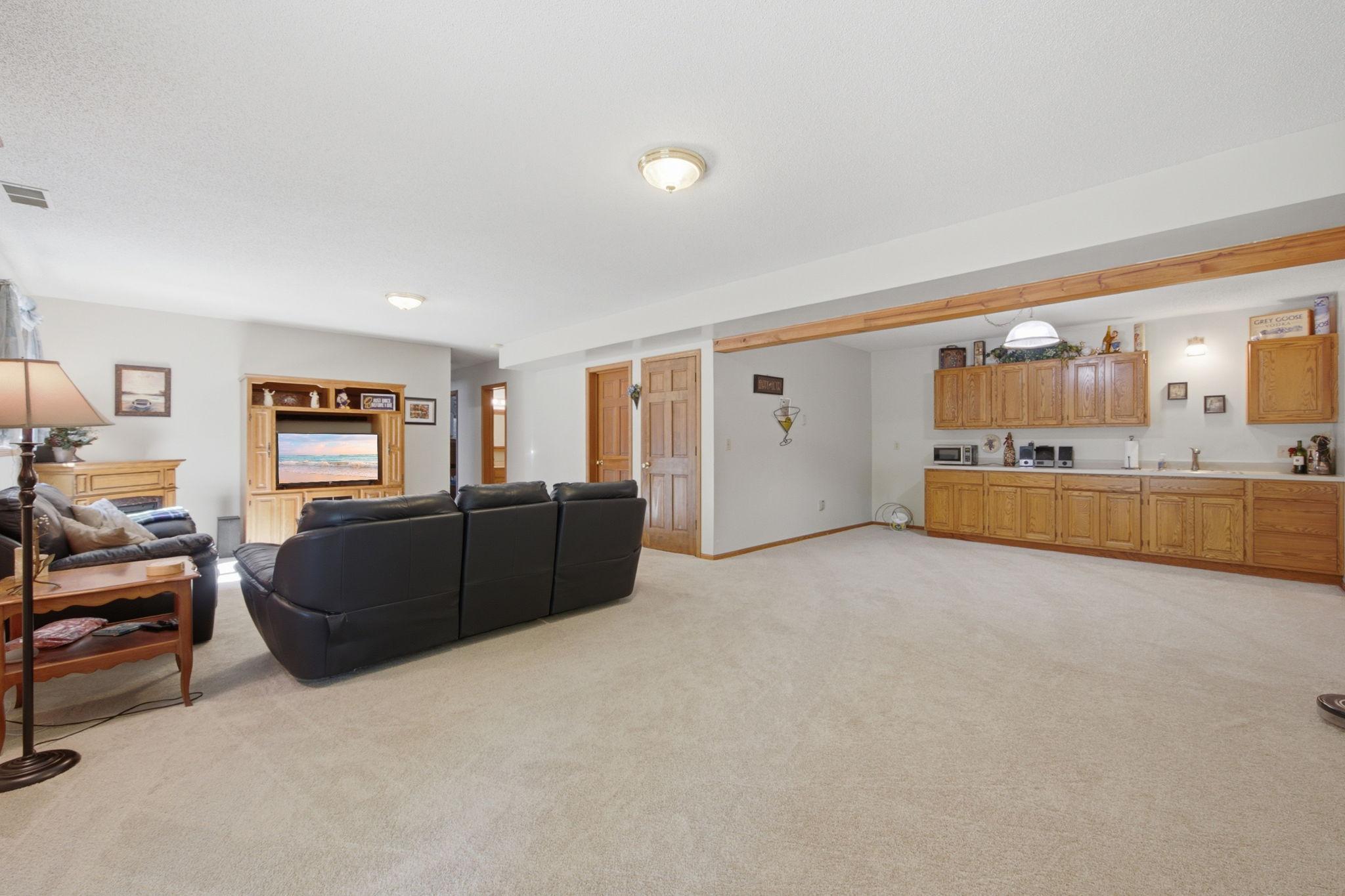 650 Bridle Ridge Road Eagan, MN 55123 - Photo 17 of 37 Gallery Image 17