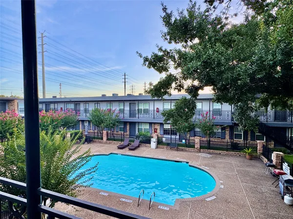 $1,795 | 3131 Southwest Freeway, Unit C35, Houston, TX 77098