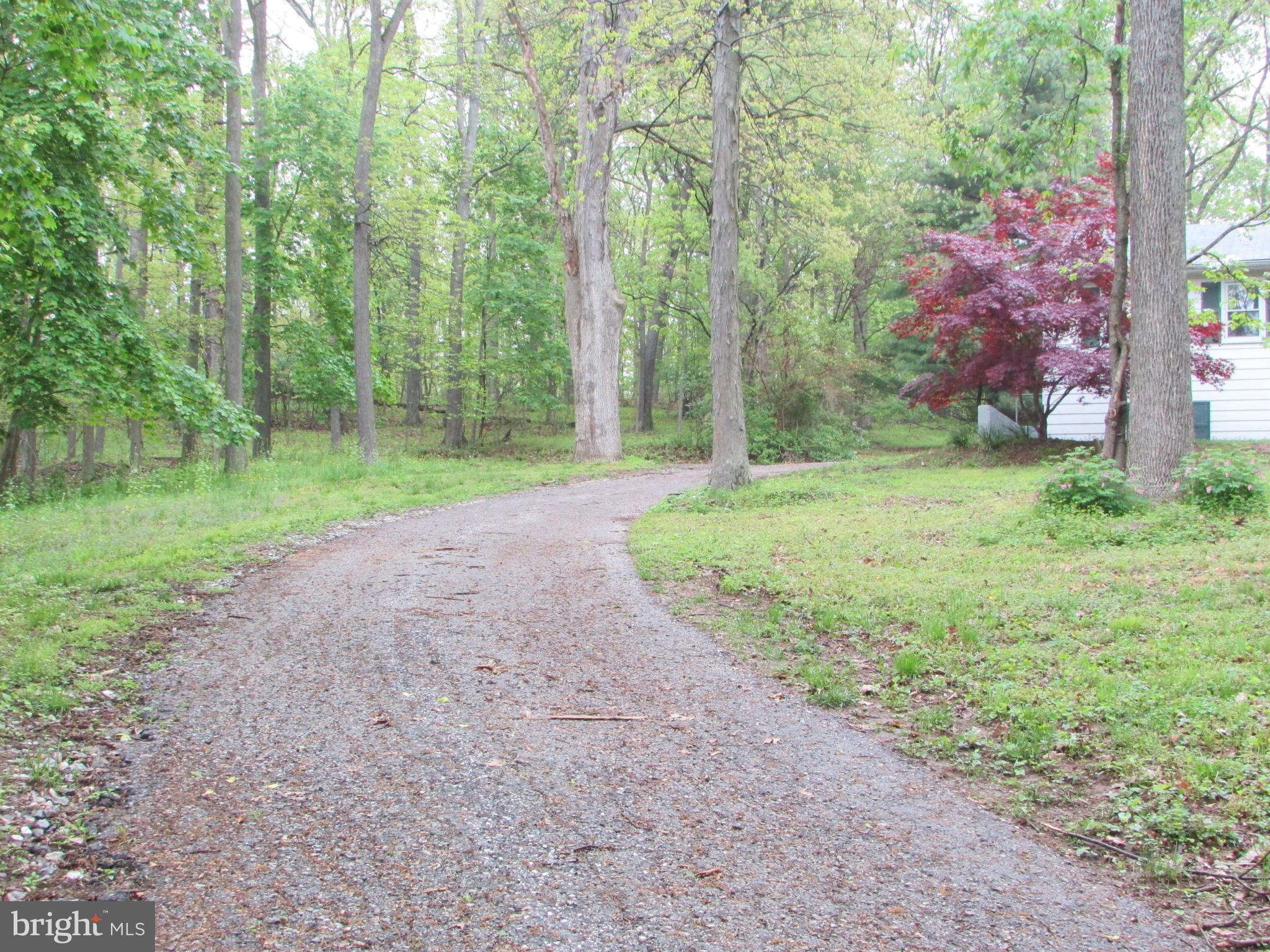 762 Old Manchester Road Westminster, MD 21157 - Photo 5 of 24 driveway